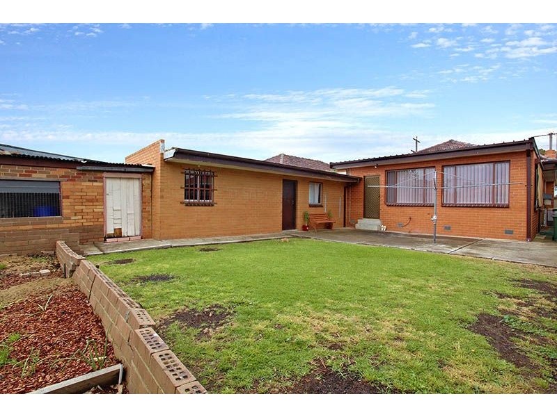 38 Tulloch Street, Deer Park VIC 3023