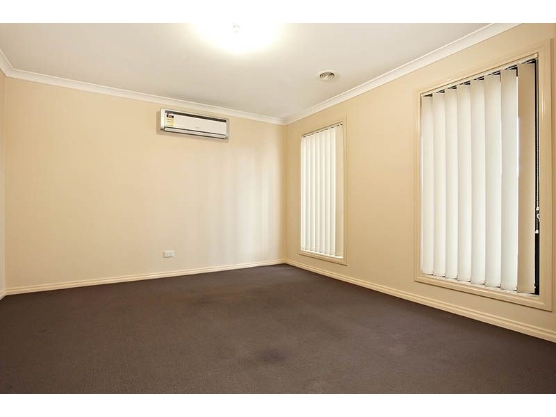 8 Bridie Street, Deer Park VIC 3023