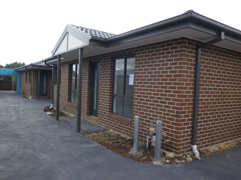 2/6 Glencairn Avenue, Deer Park VIC 3023