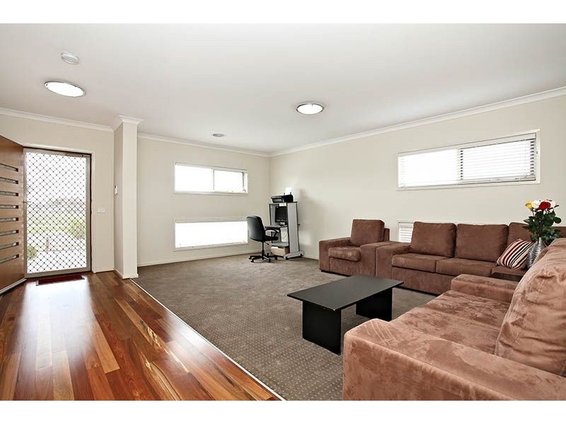 22 Eagle Way, Deer Park VIC 3023