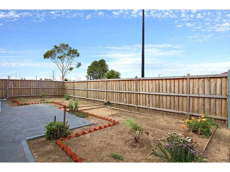 22 Eagle Way, Deer Park VIC 3023