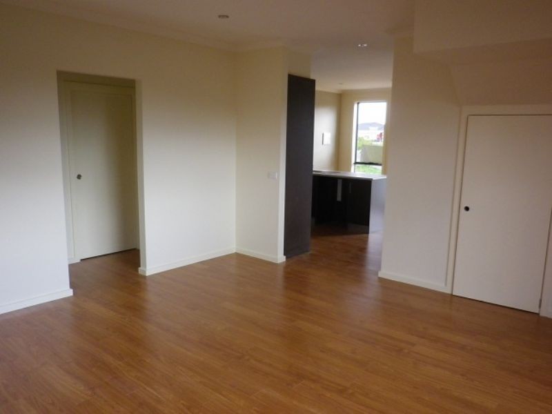 1/2 Parkwood Court, Deer Park VIC 3023