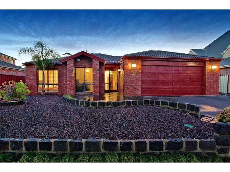 36 Parklea Avenue, Cairnlea VIC 3023