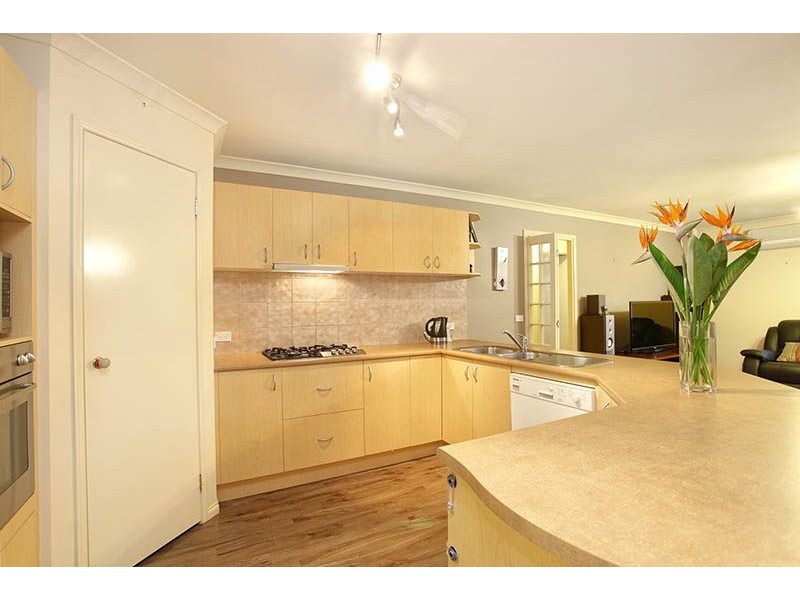 36 Parklea Avenue, Cairnlea VIC 3023