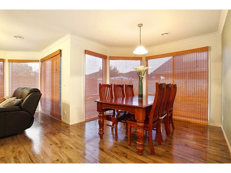 36 Parklea Avenue, Cairnlea VIC 3023