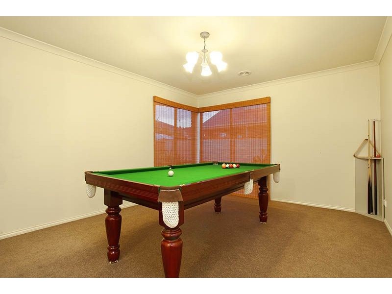 36 Parklea Avenue, Cairnlea VIC 3023