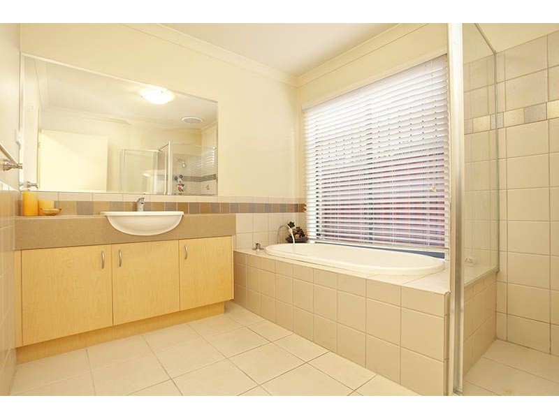 36 Parklea Avenue, Cairnlea VIC 3023