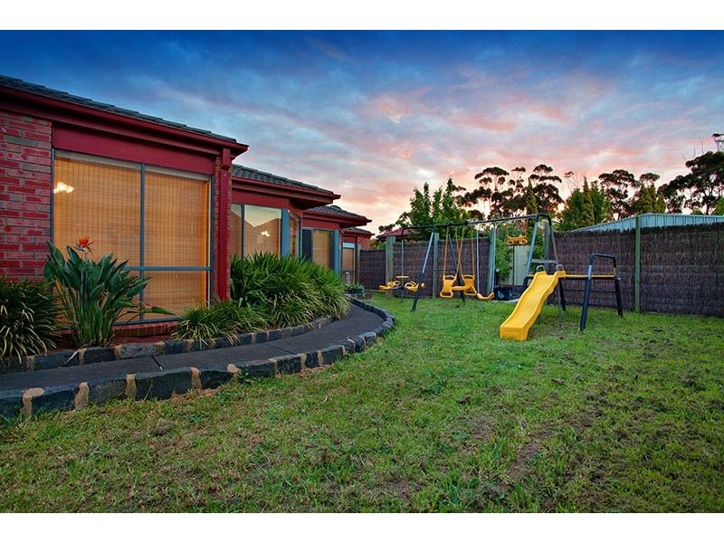 36 Parklea Avenue, Cairnlea VIC 3023
