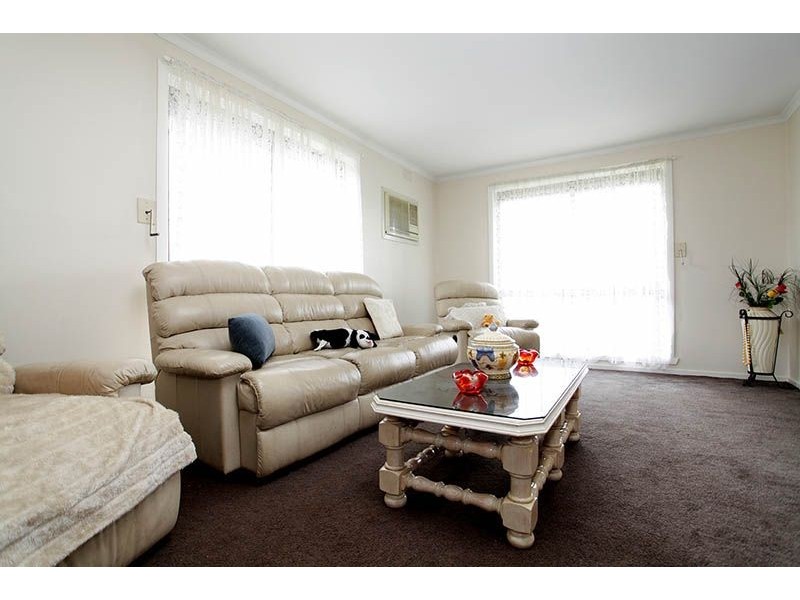 10 Livingston Street, Deer Park VIC 3023