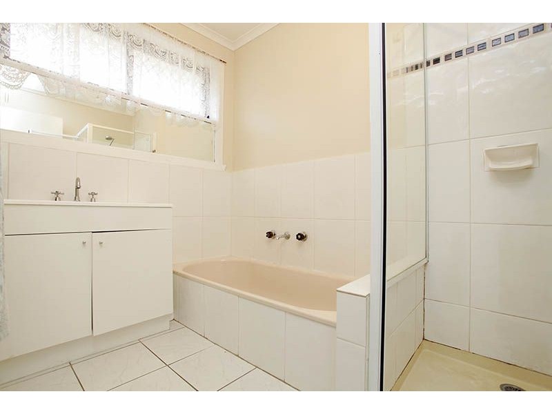 10 Livingston Street, Deer Park VIC 3023