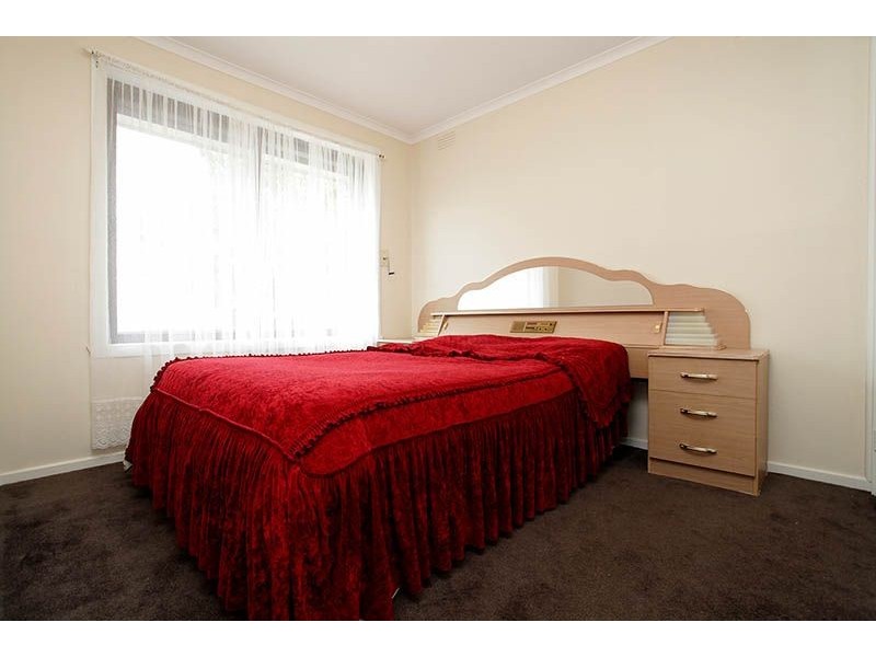 10 Livingston Street, Deer Park VIC 3023