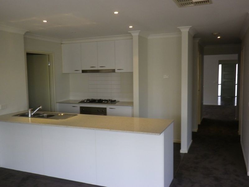 23 Dalmuir Boulevard, Deer Park VIC 3023