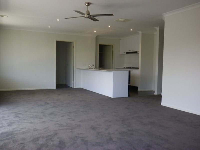 23 Dalmuir Boulevard, Deer Park VIC 3023