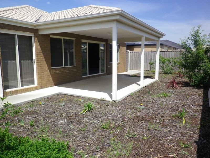 23 Dalmuir Boulevard, Deer Park VIC 3023