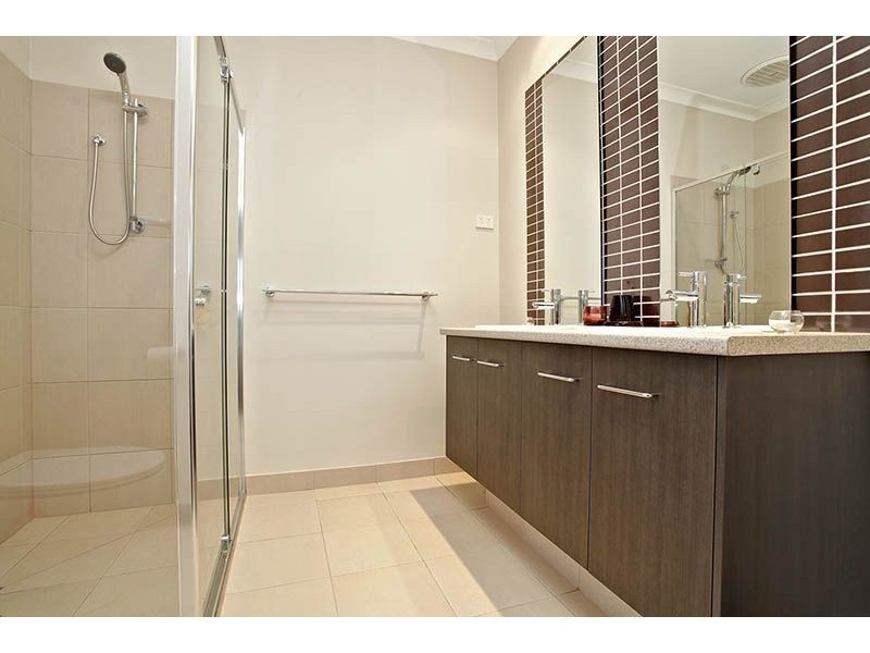 12 Grosvenor Crescent, Derrimut VIC 3030