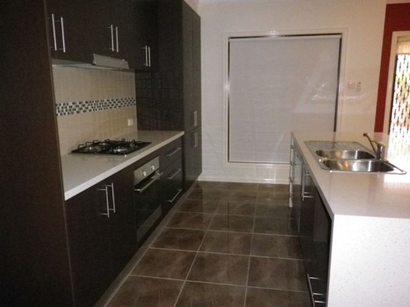 3 Woodburn Ave, Cairnlea VIC 3023