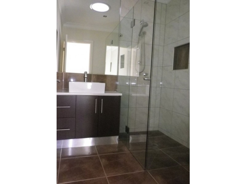 3 Woodburn Ave, Cairnlea VIC 3023