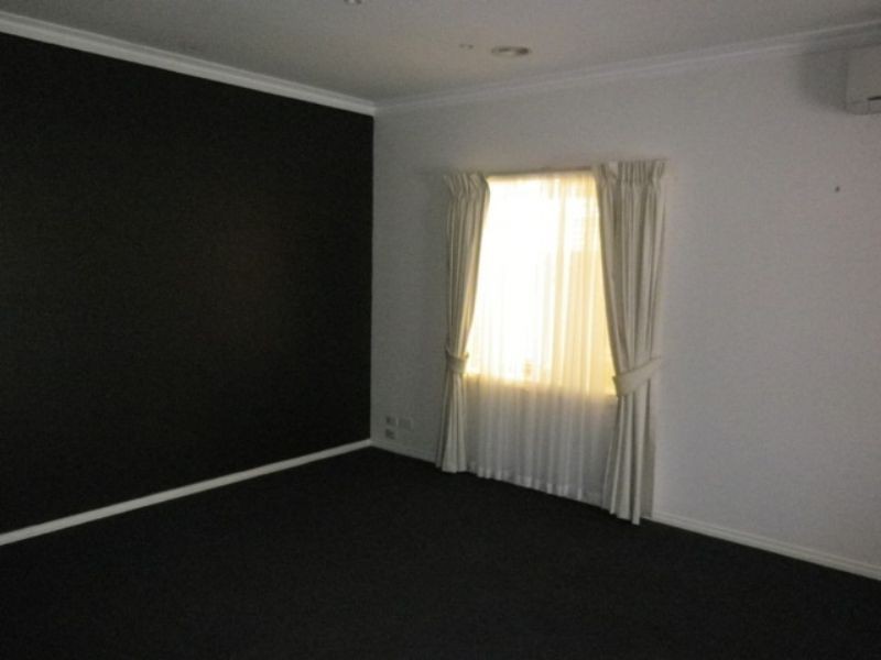 1 Lalor Court, Caroline Springs VIC 3023