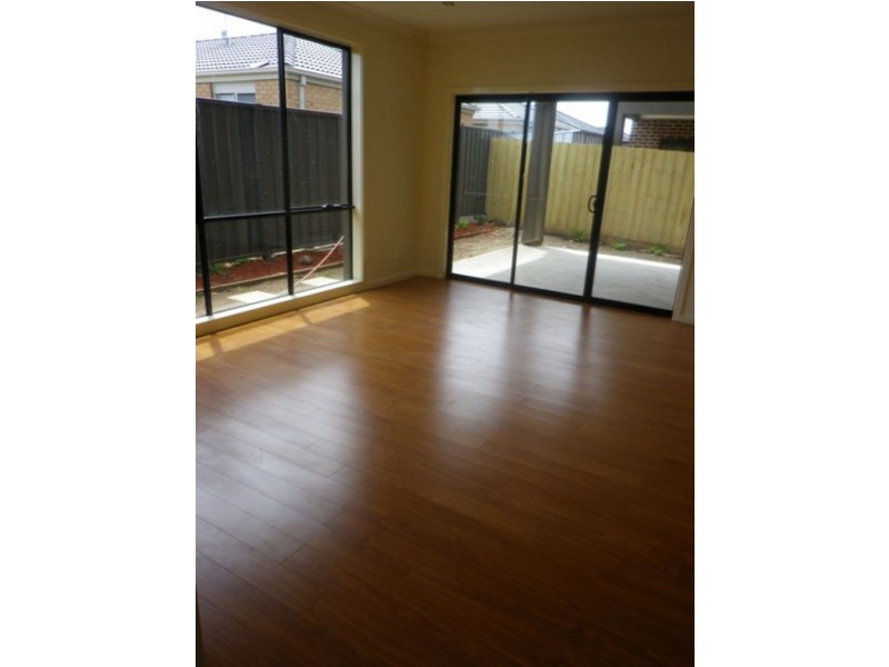 1/2 Parkwood Court, Deer Park VIC 3023