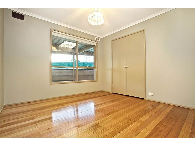 10 Peterborough Crescent, Deer Park VIC 3023