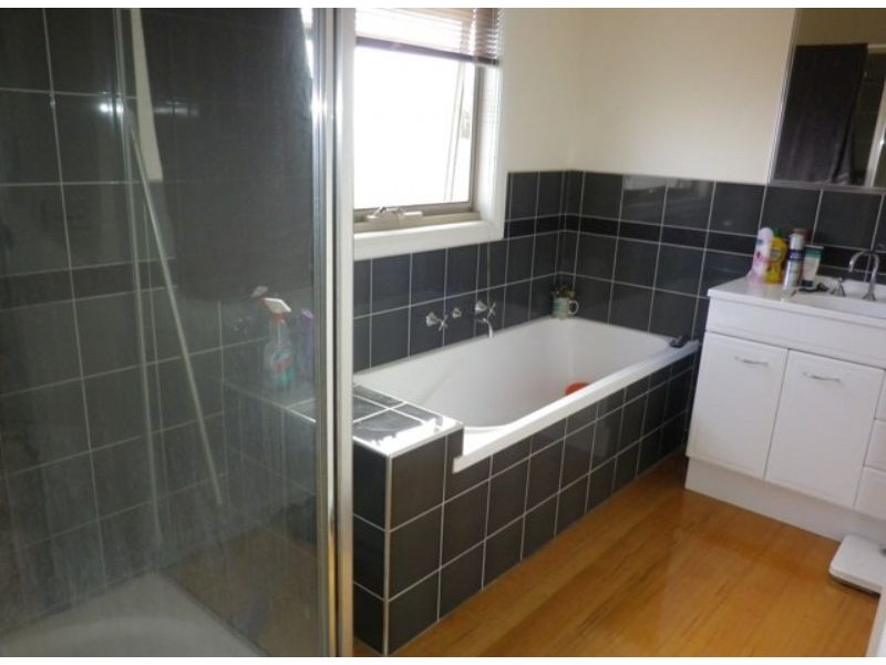 39 Kunat Street, Deer Park VIC 3023