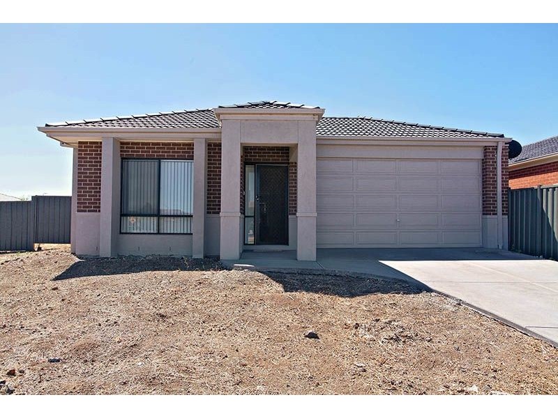 27 Pioneer Drive, Deer Park VIC 3023