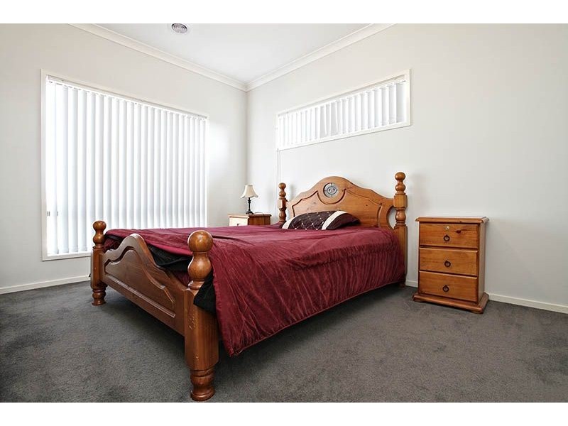 27 Pioneer Drive, Deer Park VIC 3023