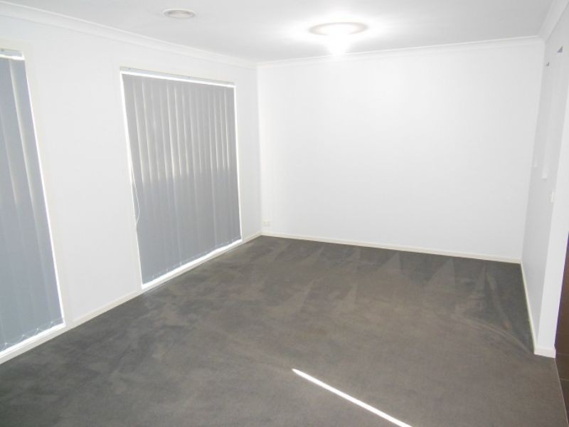 21 Jonah Parade, Deer Park VIC 3023