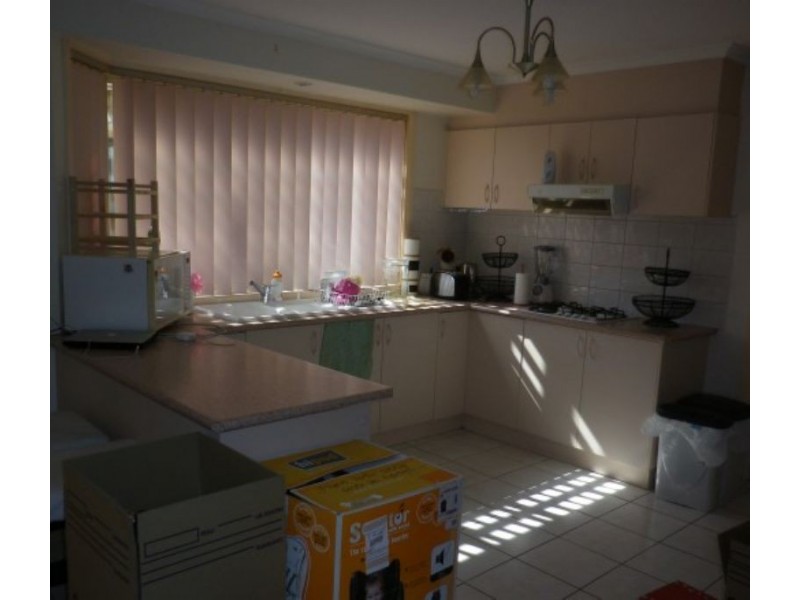 2/54 Leila Street, Deer Park VIC 3023