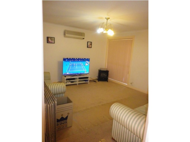 2/54 Leila Street, Deer Park VIC 3023