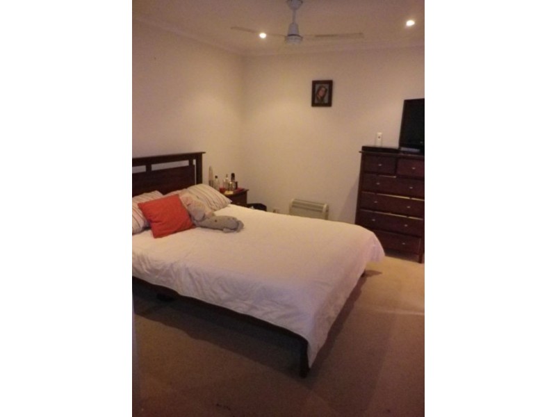 2/54 Leila Street, Deer Park VIC 3023