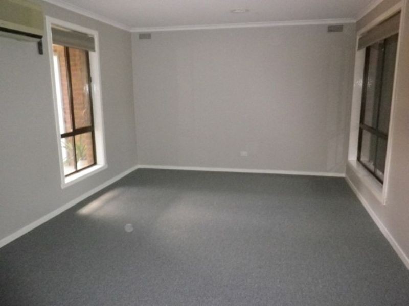 16 Peterborough Crescent, Deer Park VIC 3023