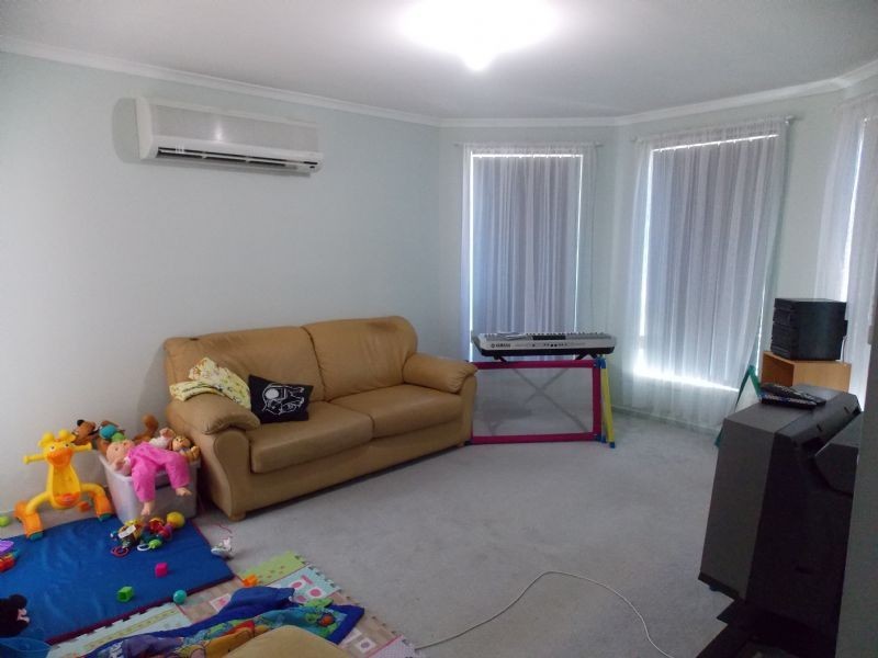 2/90 Robinsons Road, Deer Park VIC 3023