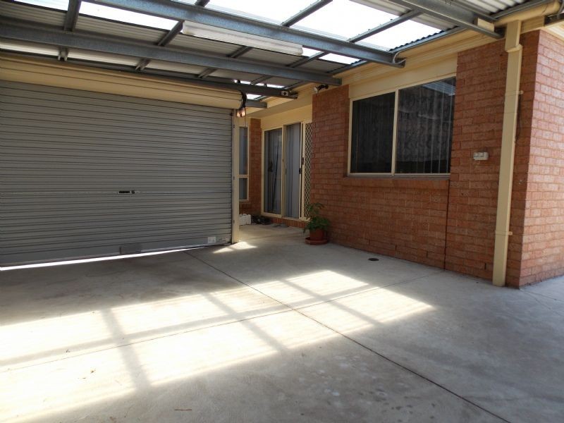 2/90 Robinsons Road, Deer Park VIC 3023