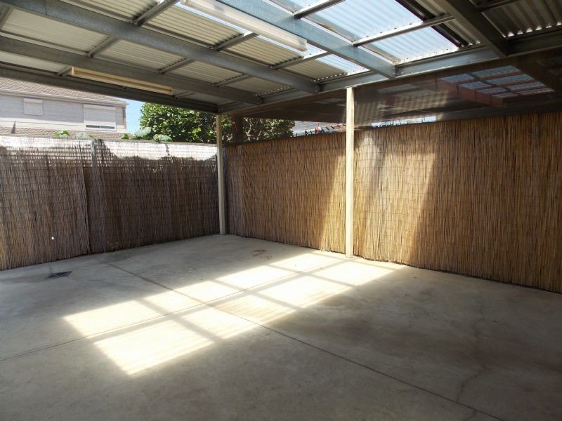 2/90 Robinsons Road, Deer Park VIC 3023