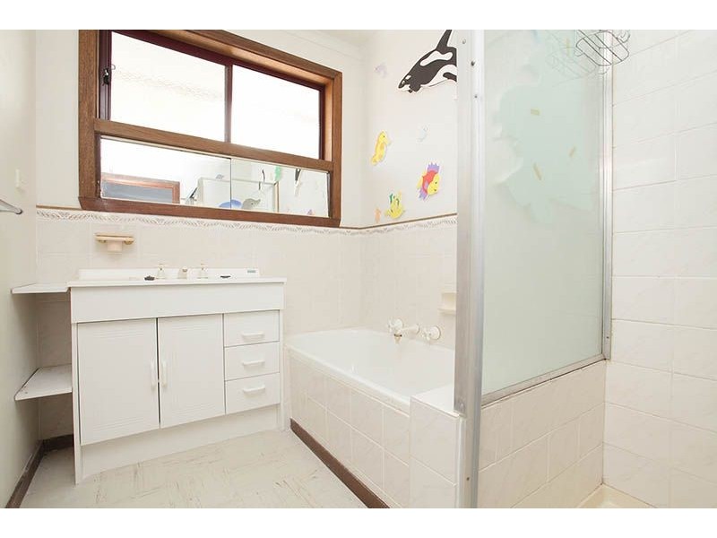 9 Newbury Street, Deer Park VIC 3023