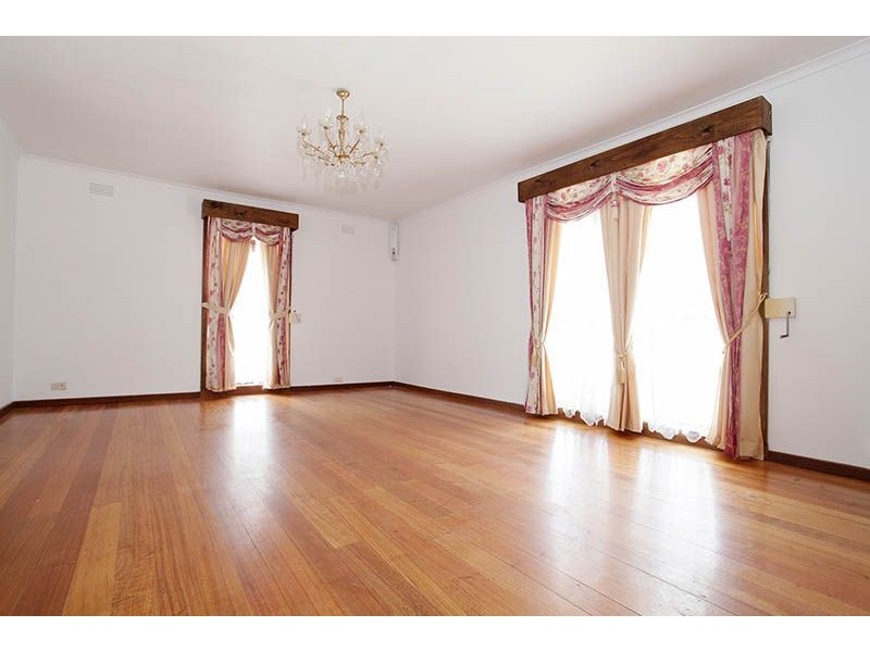 9 Newbury Street, Deer Park VIC 3023