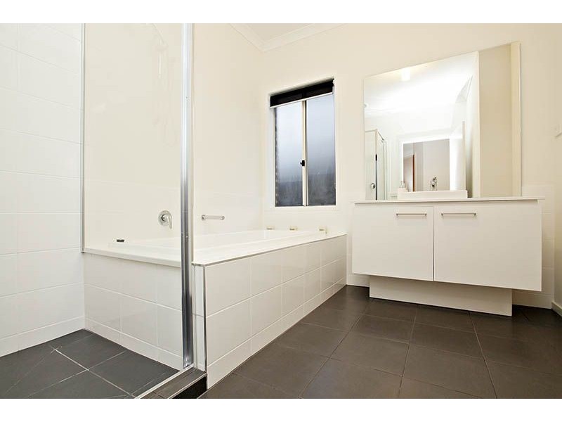 3 Grosvenor Crescent, Derrimut VIC 3030