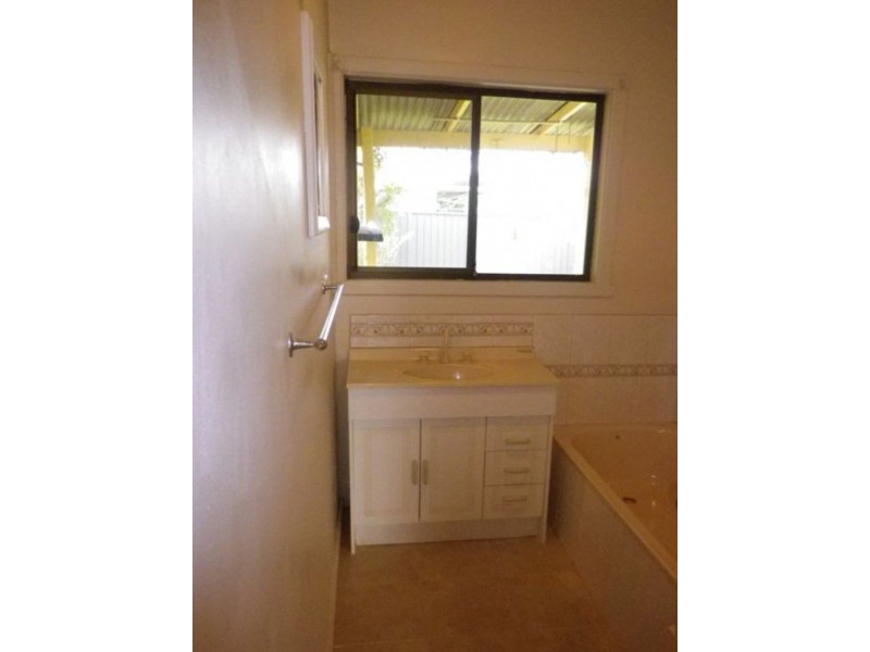 34 Salmond Street, Deer Park VIC 3023