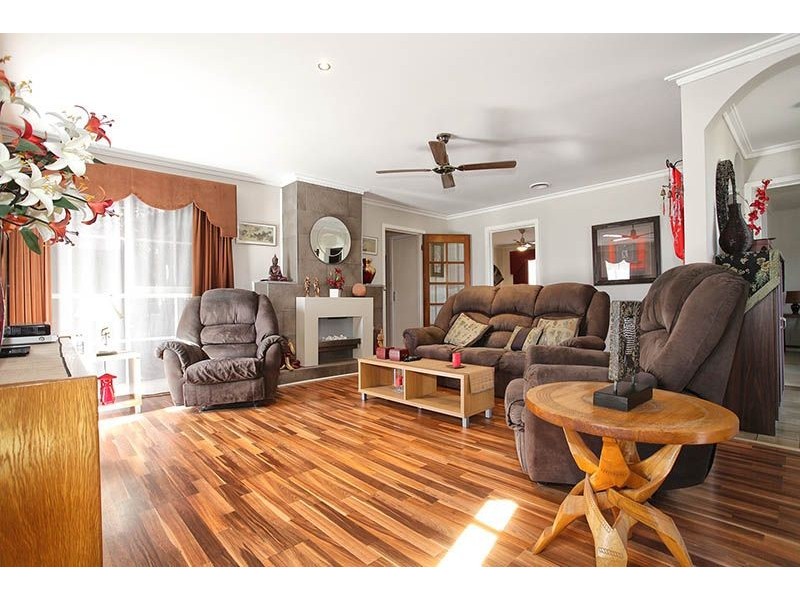 20 Phyllis Parade, Deer Park VIC 3023