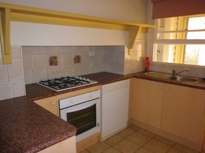 77 Station Road, Deer Park VIC 3023