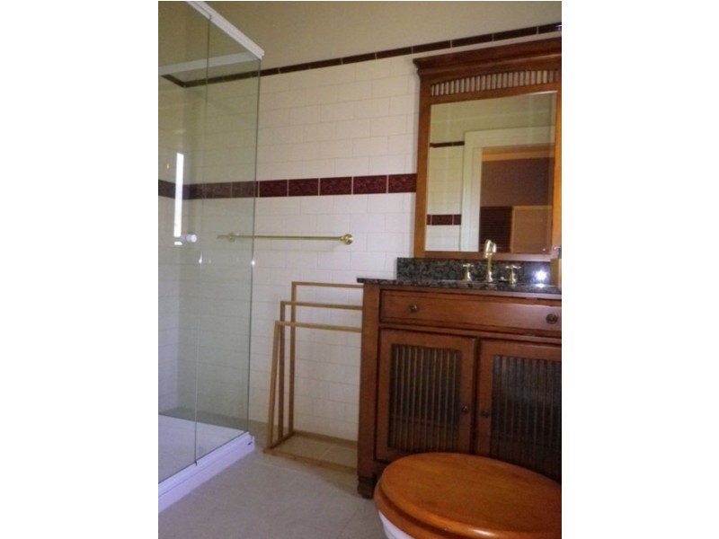 77 Station Road, Deer Park VIC 3023