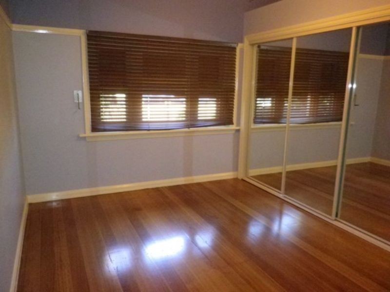 77 Station Road, Deer Park VIC 3023