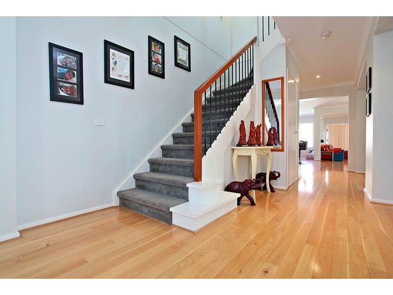 2 Woodburn Avenue, Cairnlea VIC 3023