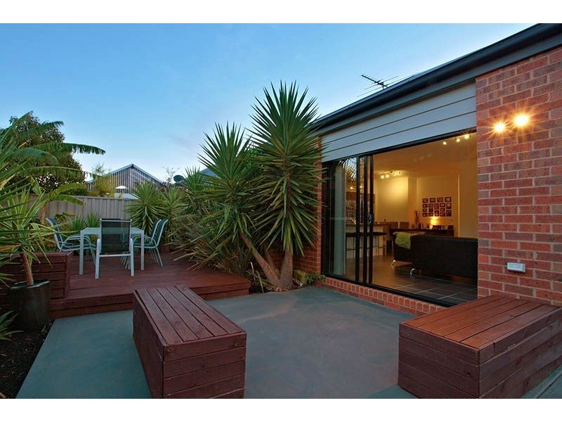 9 Matlock Street, Caroline Springs VIC 3023