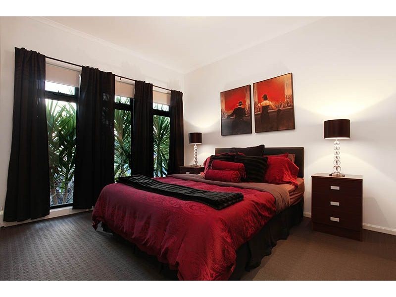 9 Matlock Street, Caroline Springs VIC 3023