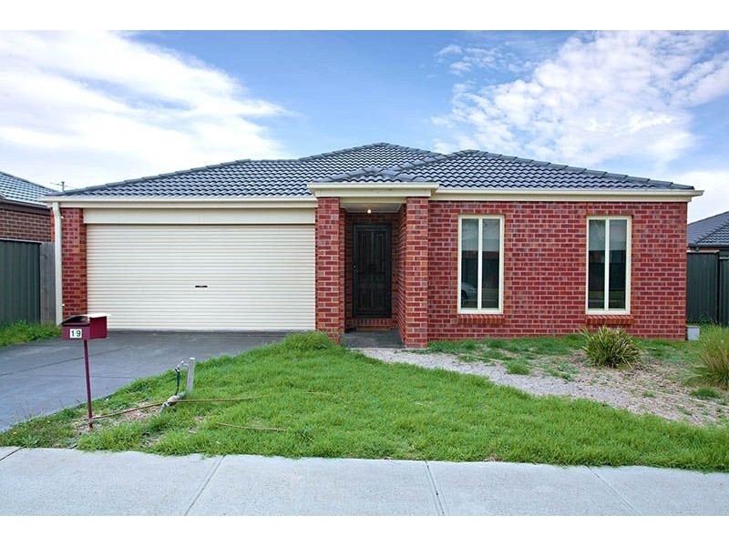 19 Taunton Grove, Derrimut VIC 3030