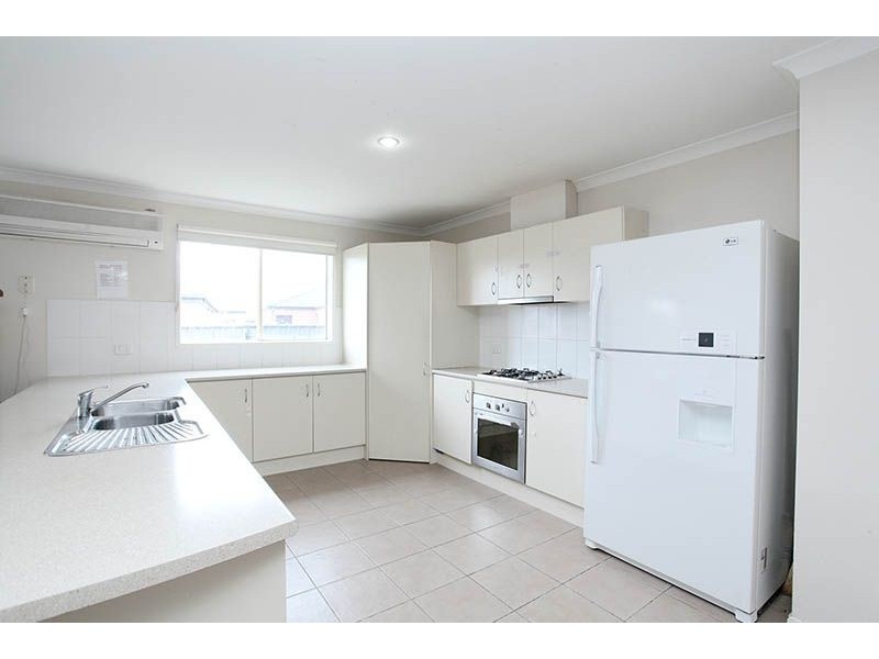 19 Taunton Grove, Derrimut VIC 3030