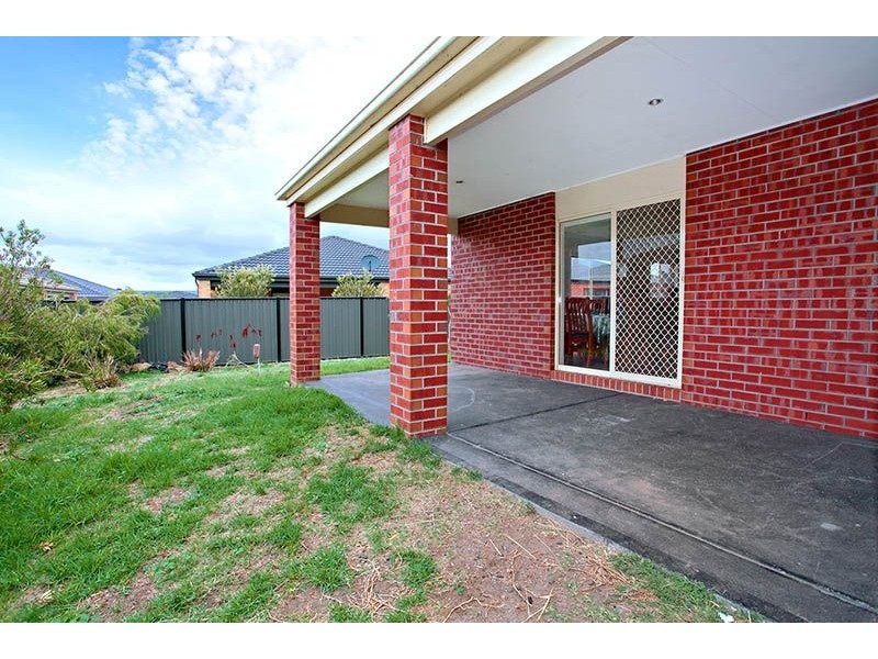 19 Taunton Grove, Derrimut VIC 3030