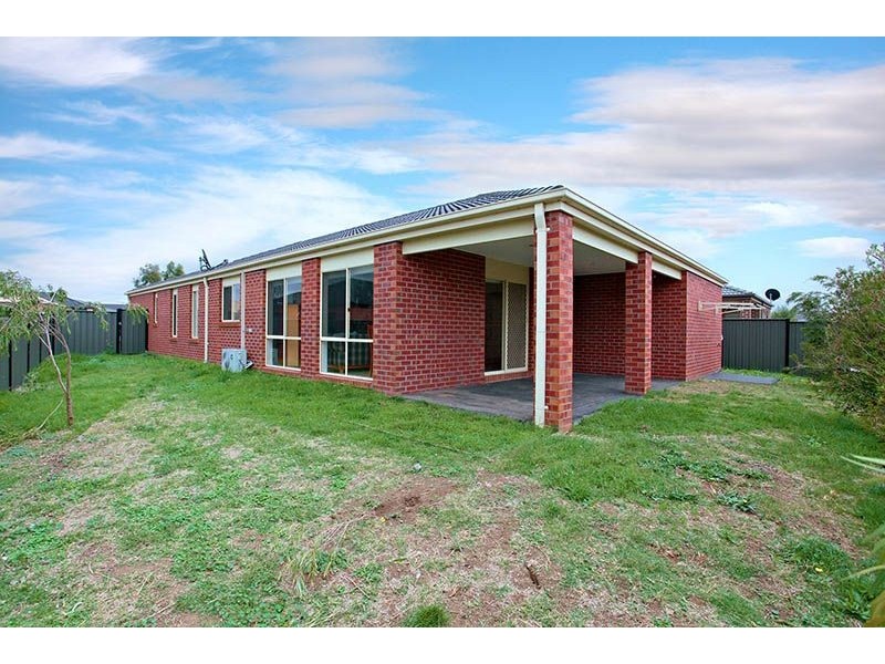 19 Taunton Grove, Derrimut VIC 3030